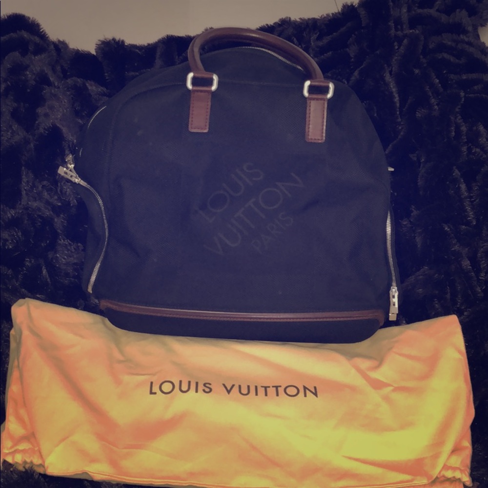 LOUIS VUITTON-AVENTURIER
